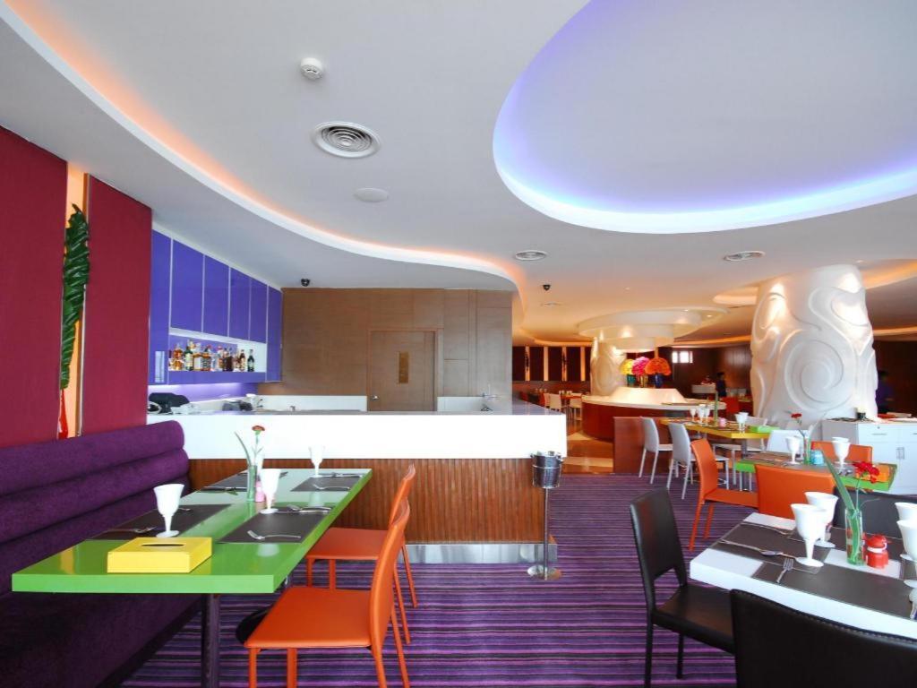 Hip Hotel Bangkok Bagian luar foto