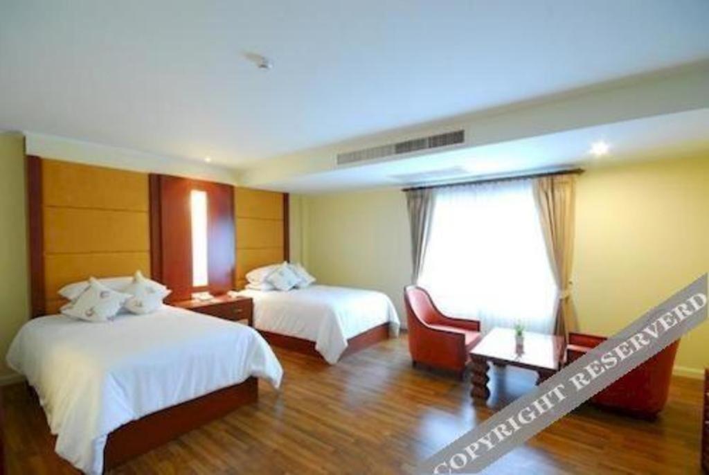 Hip Hotel Bangkok Bagian luar foto
