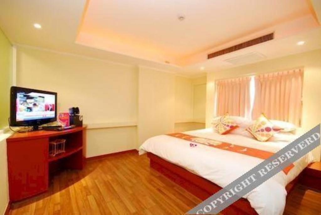 Hip Hotel Bangkok Bagian luar foto