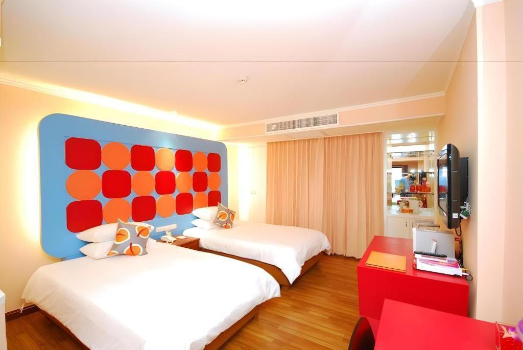 Hip Hotel Bangkok Bagian luar foto