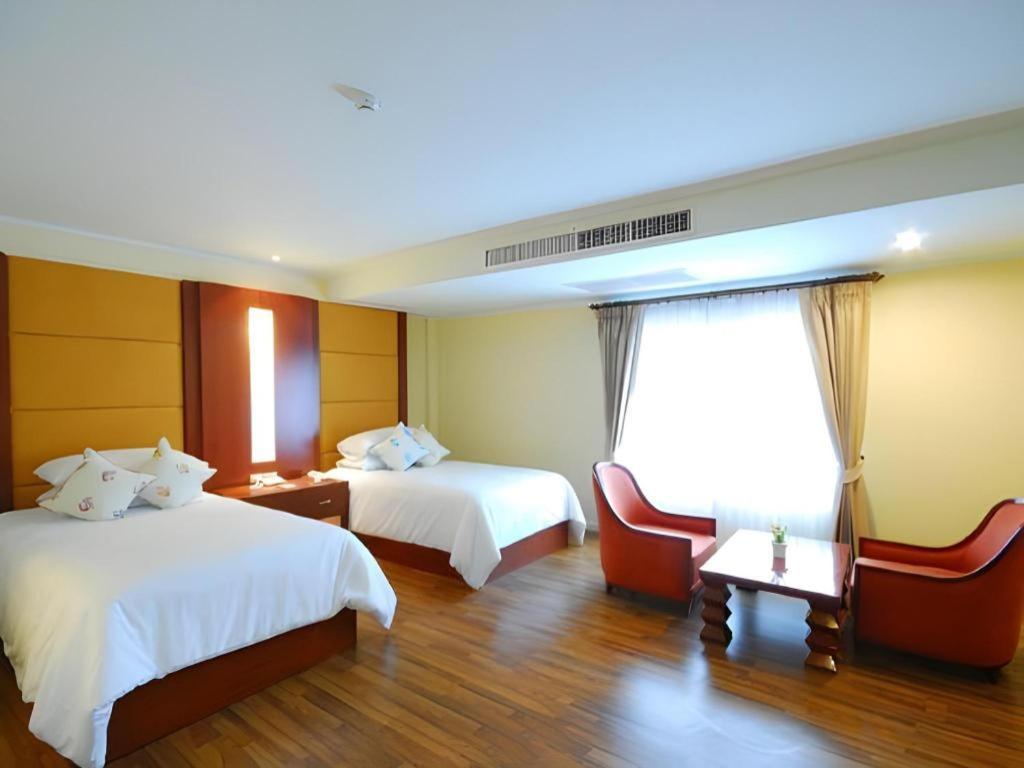 Hip Hotel Bangkok Bagian luar foto
