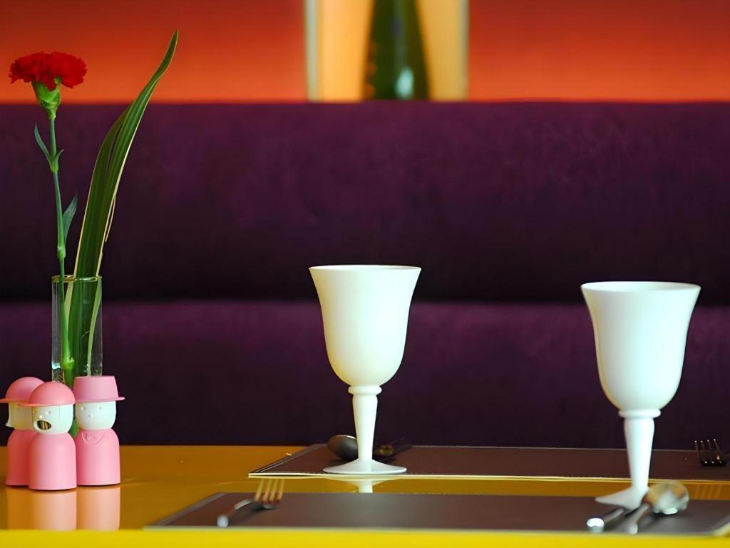Hip Hotel Bangkok Bagian luar foto